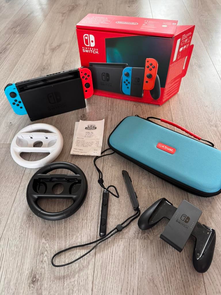 Switch, Spelcomputers en Games, Spelcomputers | Nintendo Switch, Zo goed als nieuw, Switch Original, Met 1 controller, Ophalen of Verzenden