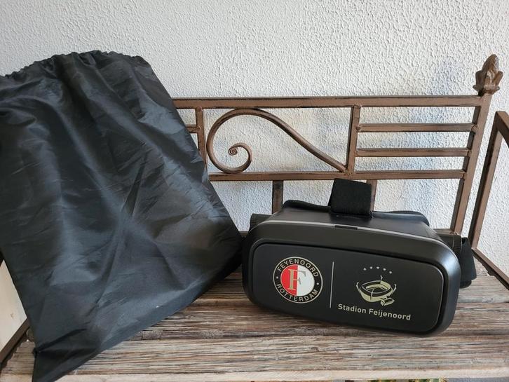 Feyenoord VR-bril - Stadion Feijenoord, Spelcomputers en Games, Virtual Reality, Zo goed als nieuw, Telefoon, VR-bril, Ophalen