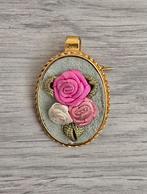 Geborduurde bloem broche, Sieraden, Tassen en Uiterlijk, Broches, Overige materialen, 4 tot 7 cm, Overige kleuren, Verzenden