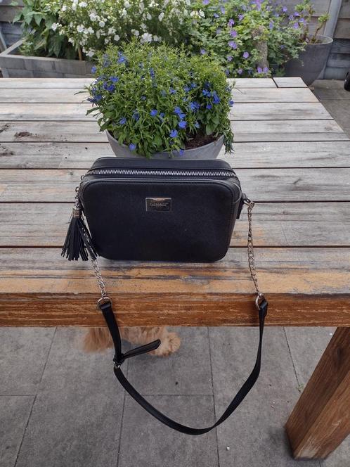 Dames tas., Sieraden, Tassen en Uiterlijk, Tassen | Damestassen, Zo goed als nieuw, Handtas, Zwart, Ophalen of Verzenden