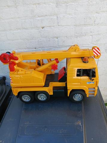 Takelwagen Bruder beschikbaar voor biedingen