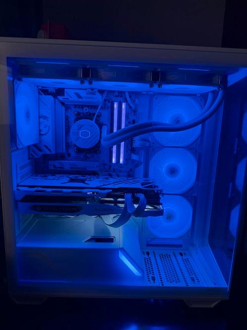 High-end gaming pc te koop!, Computers en Software, Desktop Pc's, Zo goed als nieuw, 4 Ghz of meer, SSD, 32 GB, Met videokaart