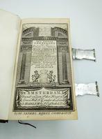 19e Eeuwse Bijbel met dubbel zilveren slot (4 evangelisten), Antiek en Kunst, Verzenden, Zilver