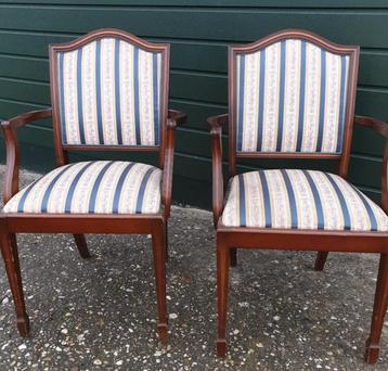 2 heldense mahonie eetkamer armstoelen  beschikbaar voor biedingen