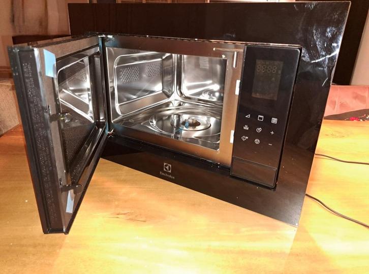 Electrolux LMS4253TMK inbouwmagnetron NIEUW, Witgoed en Apparatuur, Magnetrons, Nieuw, Inbouw, Magnetron, 45 tot 60 cm, Grill