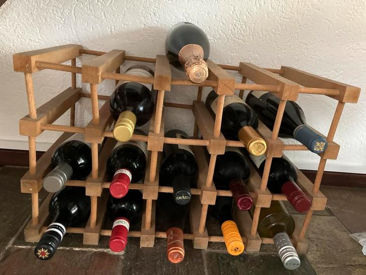 Houten wijnrek voor 12 flessen met flessen wijn!, Huis en Inrichting, Woonaccessoires | Wijnrekken, Zo goed als nieuw, 50 tot 75 cm