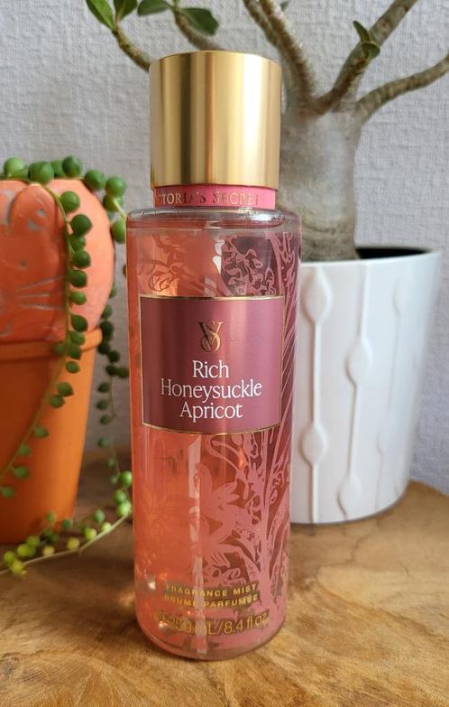 Victoria's Secret Rich Honeysuckle Apricot body mist Nieuw, Sieraden, Tassen en Uiterlijk, Uiterlijk | Parfum, Nieuw, Ophalen of Verzenden