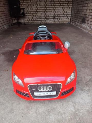 Rode Audi TT Elektrische Speelgoedauto beschikbaar voor biedingen