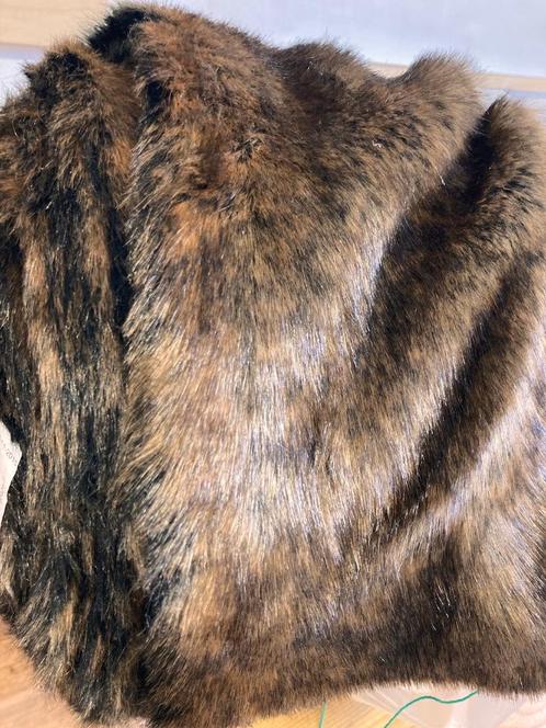 luxe donkerbruin haar imitatiebont / lux brown hair fauxfur, Hobby en Vrije tijd, Stoffen en Lappen, Nieuw, Polyester, 120 cm of meer