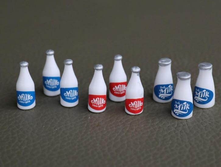 Melkflessen met smalle en brede dop., Verzamelen, Poppenhuizen en Toebehoren, Nieuw, Gebruiksvoorwerp, Ophalen of Verzenden