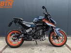 KTM 125 Duke ABS A1 11kw (2024) Zijtassen, Motoren, Motoren | KTM, Bedrijf, 125 cc, 11 kW of minder, ABS