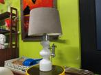 Jaren 70 design tafellamp wit glas stoffen kap 30x47cm retro, Huis en Inrichting, Lampen | Tafellampen, ?, Glas, Minder dan 50 cm