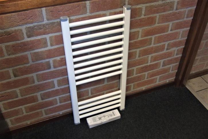 Designradiator Wit 800 x 400, Hobby en Vrije tijd, Overige Hobby en Vrije tijd, Nieuw, Ophalen