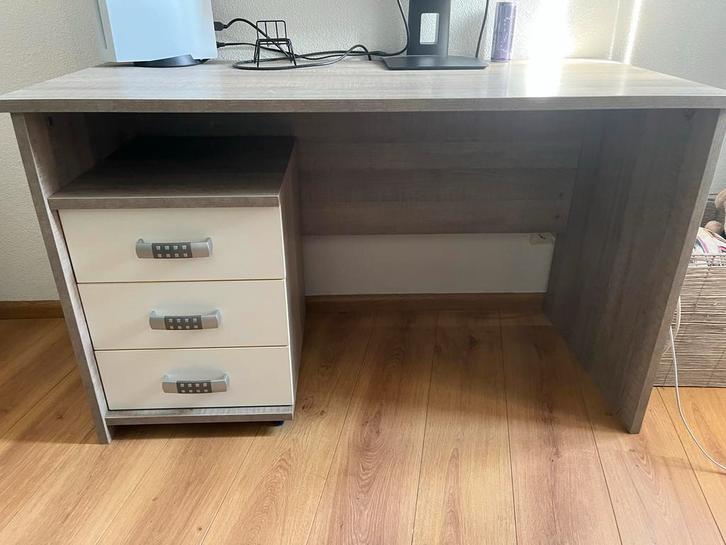 Bureau met 3 lades, Huis en Inrichting, Bureaus, Gebruikt, Bureau, Ophalen