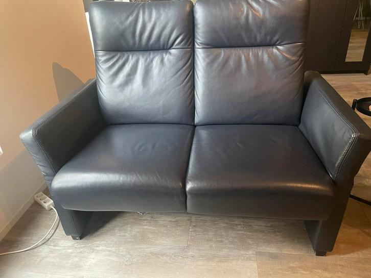 Leren bank prominent, Huis en Inrichting, Banken | Sofa's en Chaises Longues, Gebruikt, Tweepersoons, Minder dan 150 cm, Minder dan 75 cm