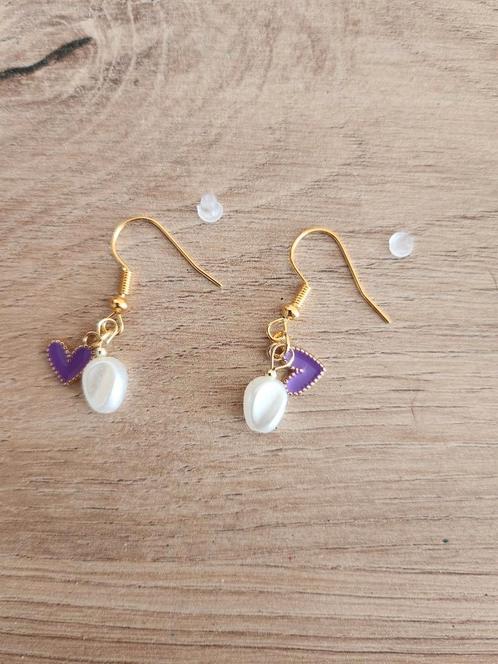 Paarse mooie harten oorbellen, Sieraden, Tassen en Uiterlijk, Oorbellen, Nieuw, Hangers, Overige materialen, Paars, Ophalen of Verzenden