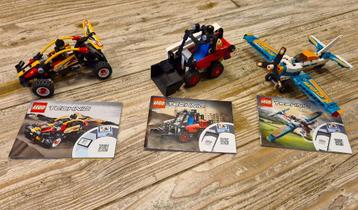 3 Lego Technic voertuigen: auto / buggy, vliegtuig, graver beschikbaar voor biedingen