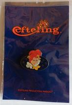 Efteling pin op kaartje wijzende Pardoes., Ophalen, Zo goed als nieuw, Button of Speldje