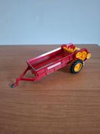 Britains MF mestverspreider, Hobby en Vrije tijd, Modelauto's | 1:32, Ophalen of Verzenden, Gebruikt, Tractor of Landbouw, Britains