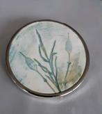 Ronde vintage broche natuurlijk decor van zachte tinten, Ophalen of Verzenden, Zo goed als nieuw, Zilver, Overige materialen