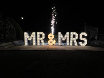 MR&MRS Lichtletters te koop leuk voor de verhuur beschikbaar voor biedingen