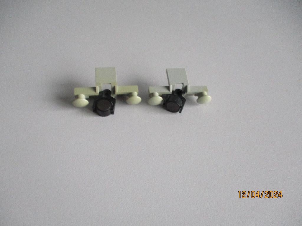 Lego 2 TREINWIELEN 9volt GRIJS perfecte staat!!, Kinderen en Baby's, Speelgoed | Duplo en Lego, Ophalen of Verzenden, Zo goed als nieuw