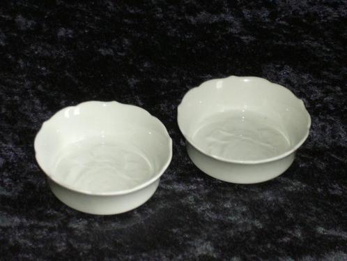 Meissen Porcelain Dish Relief Roses, Antiek en Kunst, Antiek | Porselein, Ophalen