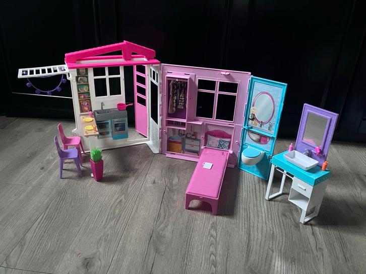 Barbie Speelhuis - Compleet met Accessoires, Kinderen en Baby's, Speelgoed | Poppenhuizen, Gebruikt, Poppenhuis, Ophalen of Verzenden