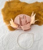 Champagne rose dames dop,oudroze fascinator,pastel rose hoed, Kleding | Dames, Hoeden en Petten, Ophalen of Verzenden, Nieuw, One size fits all