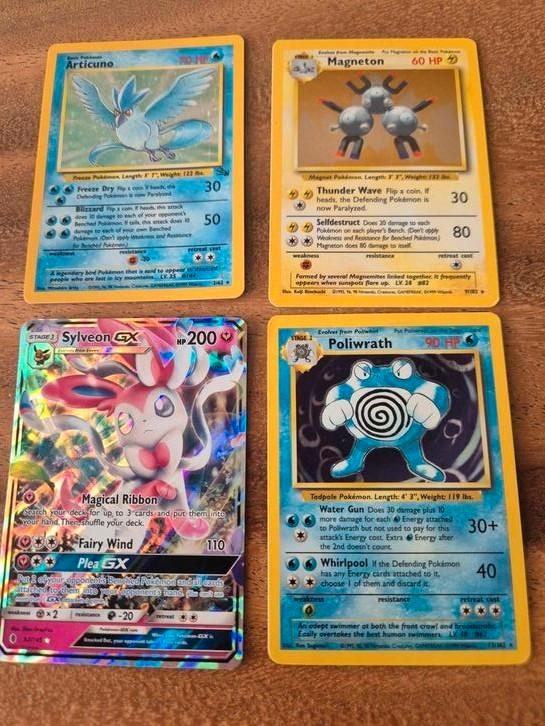 Te koop: 3x Vintage Holo + Sylveon GX Pokémonkaartbundel, Hobby en Vrije tijd, Verzamelkaartspellen | Pokémon, Gebruikt, Meerdere kaarten