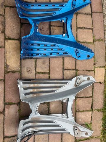 Vespa sprint trayplank nardo grey en mat blauw beschikbaar voor biedingen