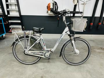 Electrische fiets Stella Modena incl.fietsmand beschikbaar voor biedingen