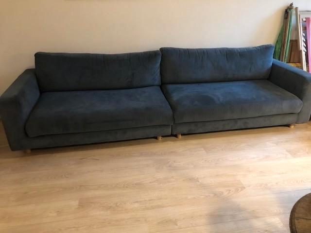 4-zits bank van The Sofa Company – blauwe ribstof, Huis en Inrichting, Banken | Sofa's en Chaises Longues, Gebruikt, Vierpersoons of meer