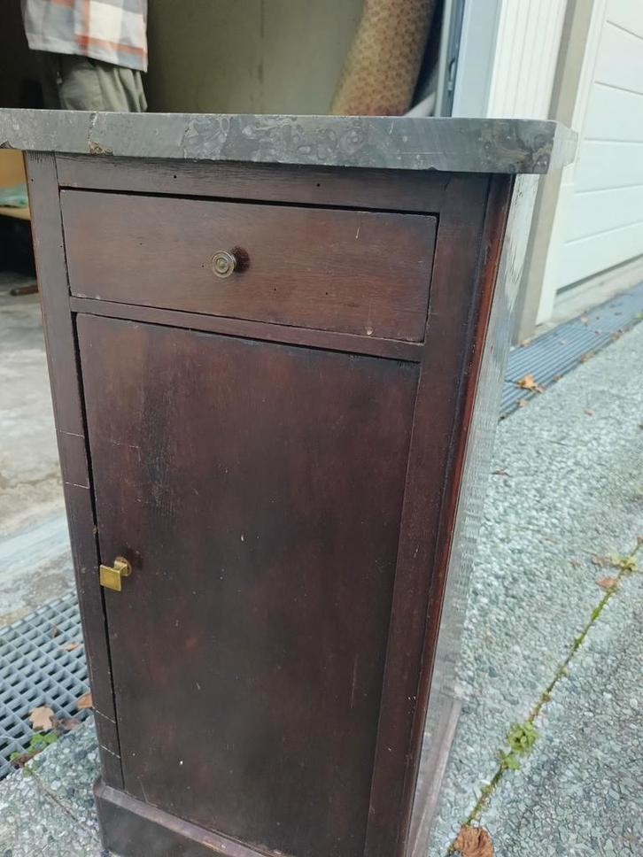 Antiek Mahonie Nachtkastje met Marmer blad, Huis en Inrichting, Slaapkamer | Nachtkastjes, Gebruikt, 55 tot 70 cm, Minder dan 45 cm