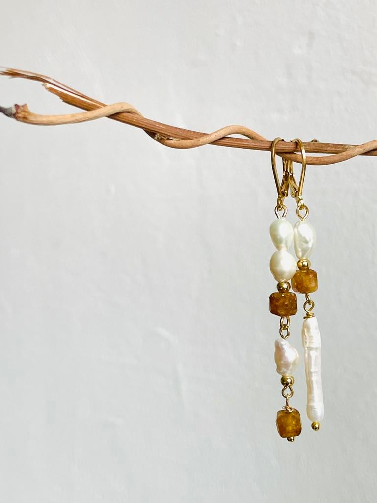 Barokparel oorbellen met edelsteentjes, Sieraden, Tassen en Uiterlijk, Oorbellen, Ophalen of Verzenden, Zo goed als nieuw, Geel