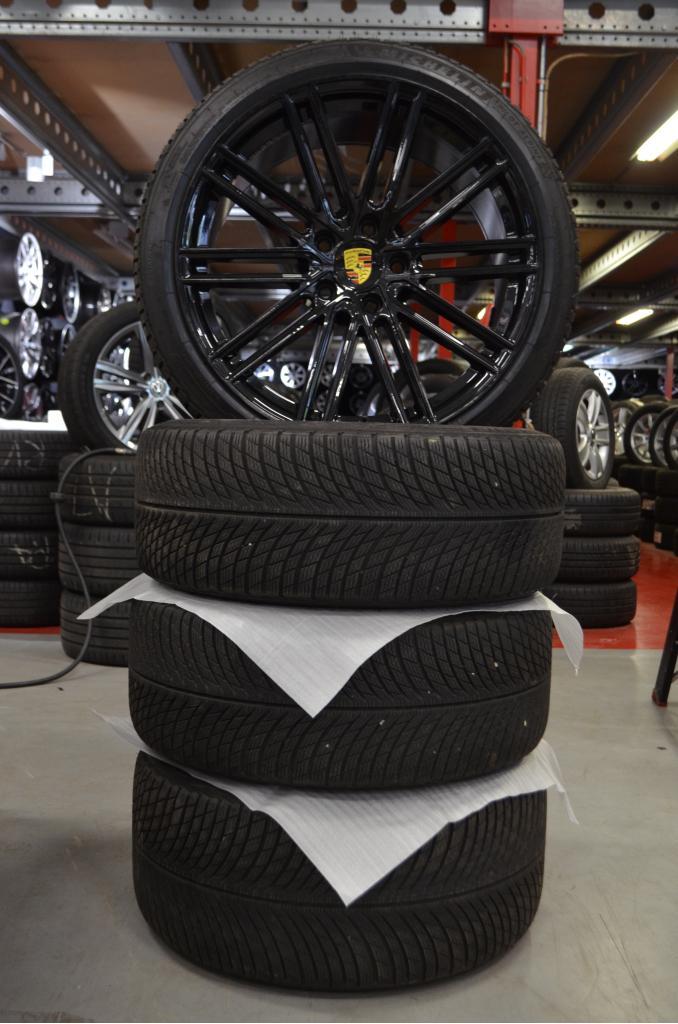 21" Porsche Panamera Velgen Breedset + Winterbanden + TPMS, Auto-onderdelen, Banden en Velgen, Banden en Velgen, Winterbanden