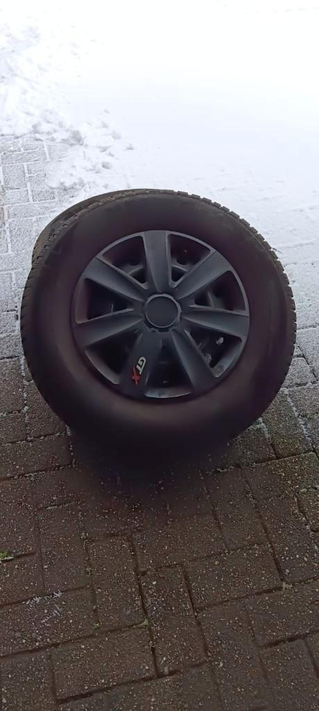 winterbanden Toyota RAV 4 BJ2011, Auto-onderdelen, Banden en Velgen, Banden en Velgen, Winterbanden, 16 inch, 215 mm, Terreinwagen