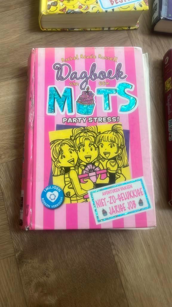 Rachel Renée Russell - Partystress!, Boeken, Kinderboeken | Jeugd | 10 tot 12 jaar, Zo goed als nieuw, Ophalen of Verzenden
