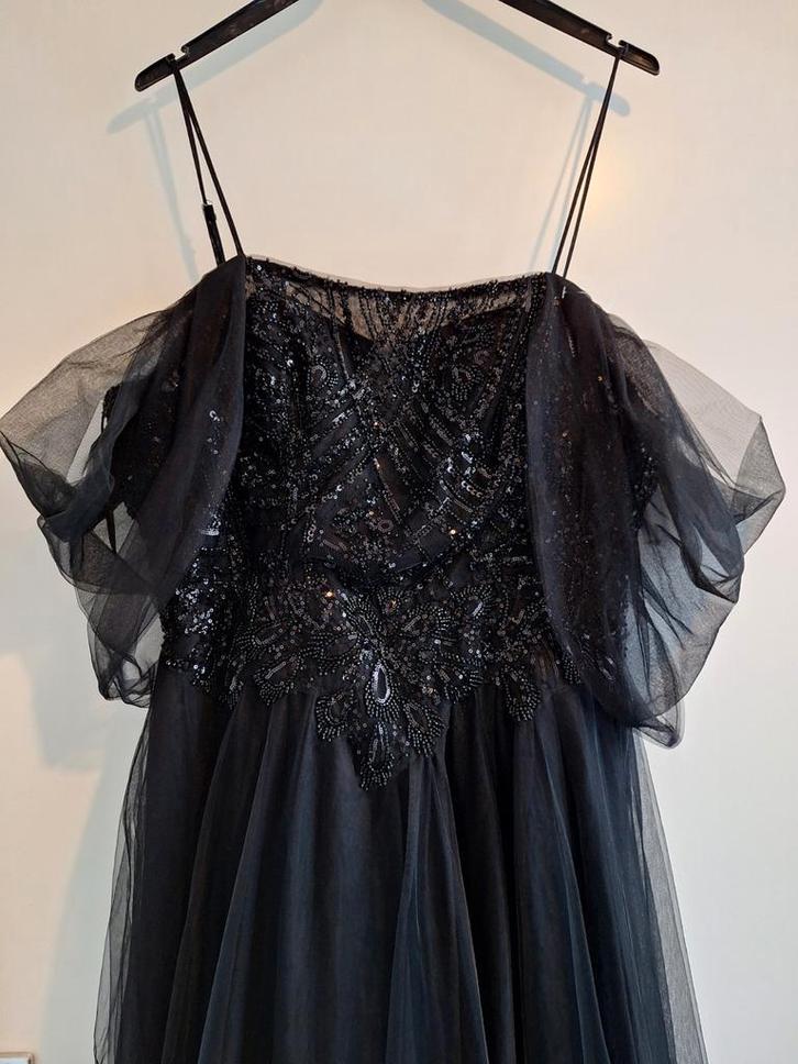 Elegante gelegenheid jurk maat 44/46, Kleding | Dames, Jurken, Zo goed als nieuw, Maat 46/48 (XL) of groter, Zwart, Onder de knie