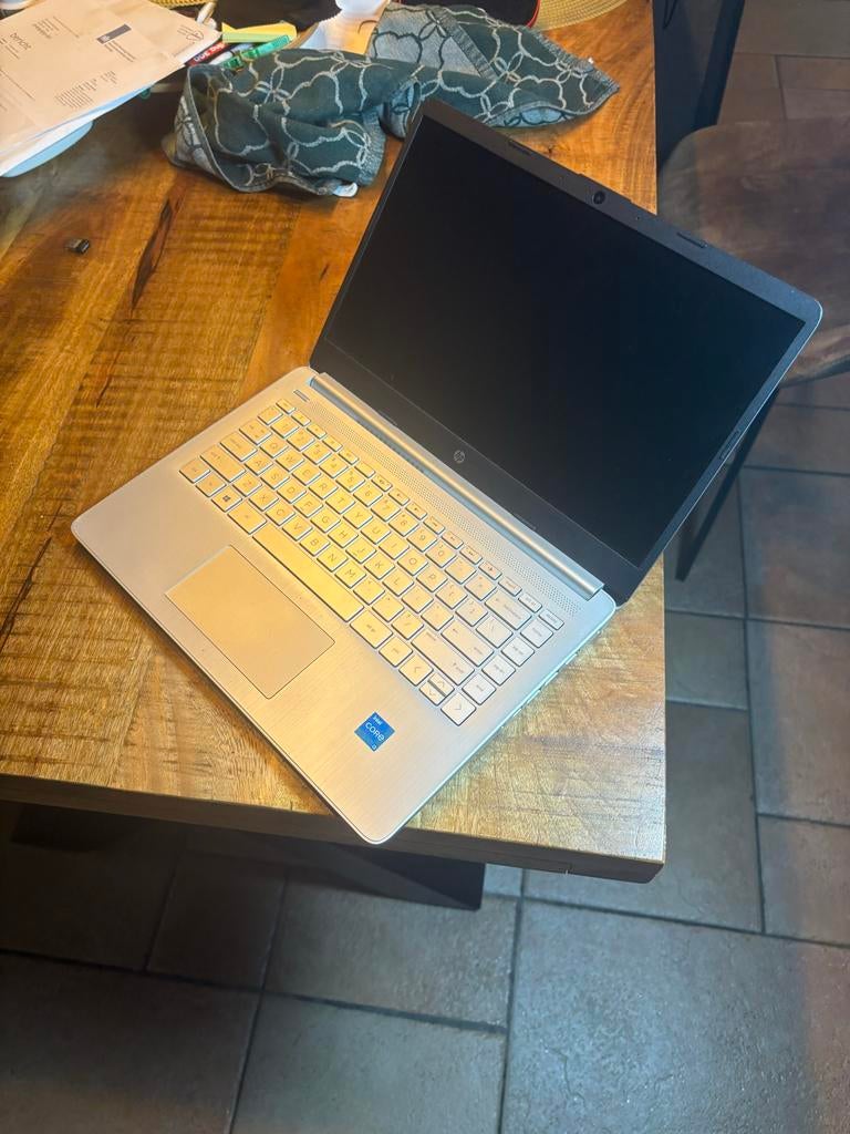 Laptop - Ideaal voor werk en studie!, Computers en Software, Windows Laptops, Gebruikt, Met videokaart, 2 tot 3 Ghz, Qwerty