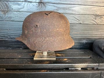 Duitse Helm - Bodemvondst beschikbaar voor biedingen