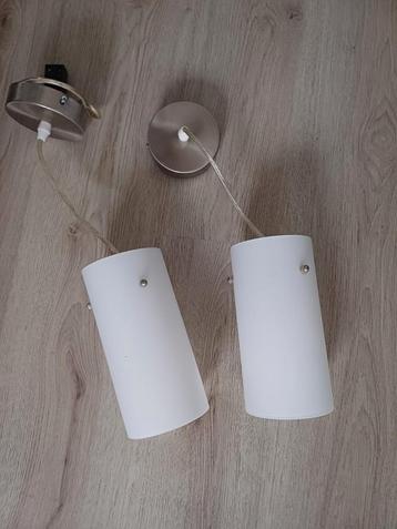 2 plafondlampen, izgs beschikbaar voor biedingen