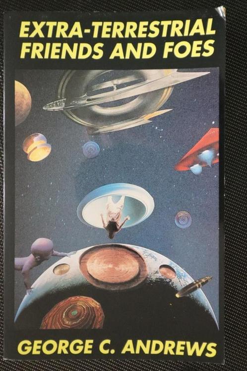 Extra-Terrestrial Friends and Foes - Zeldzaam boek (EN), Boeken, Science fiction, Zo goed als nieuw, Ophalen of Verzenden