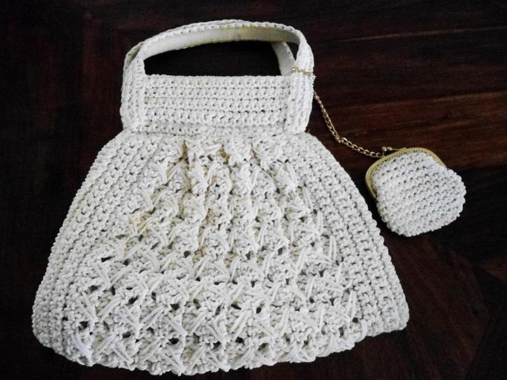 Vintage Italiaans gehaakt tasje met bijbehorend portemonaitj, Sieraden, Tassen en Uiterlijk, Tassen | Damestassen, Zo goed als nieuw