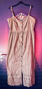 Lange khaki kleurige jurk 46 met versierde onderkant 19,99€, Maat 46/48 (XL) of groter, Ophalen of Verzenden, Zo goed als nieuw