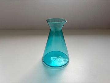 Glazen water karaf beschikbaar voor biedingen