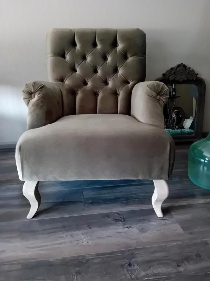 Nieuwe fluwelen stoel van 't Olde jachthuis., Huis en Inrichting, Fauteuils, Nieuw, Ophalen