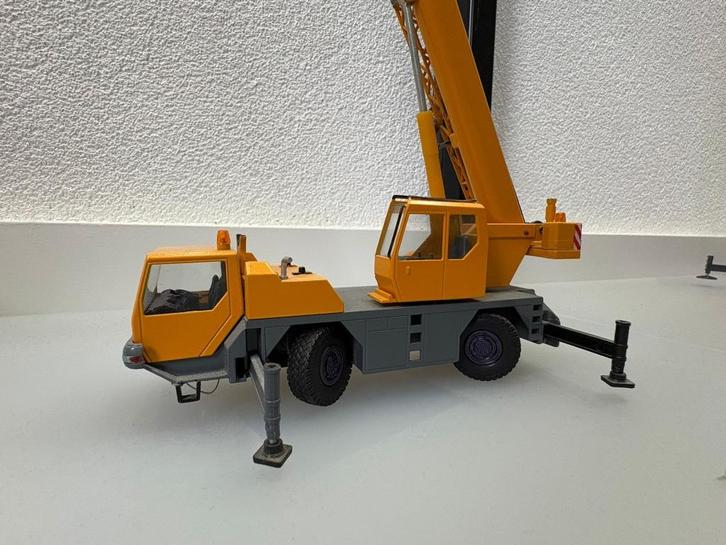 Conrad Liebherr LTM 1040 1:50, Hobby en Vrije tijd, Modelauto's | 1:50, Zo goed als nieuw, Hijskraan, Tractor of Landbouw, Conrad