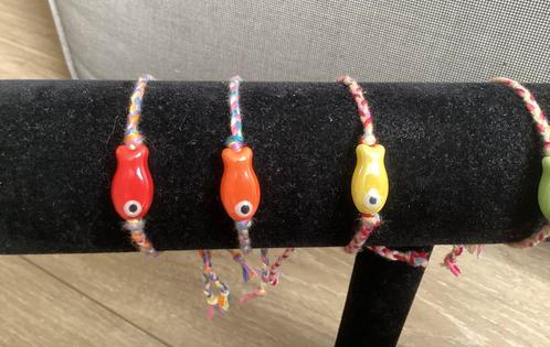 Geknoopt armbandje met visje handgemaakt, Sieraden, Tassen en Uiterlijk, Armbanden, Nieuw, Overige materialen, Overige kleuren