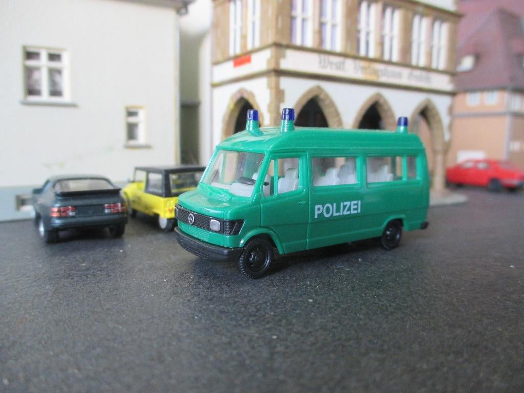 Mercedes Benz 207D Hochdach - Herpa Polizei / Politie, Ophalen of Verzenden, Gebruikt, Bus of Vrachtwagen, Herpa